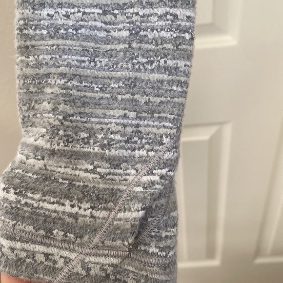 lululemon Gray Long Sleeve Top - Picture 4 of 8